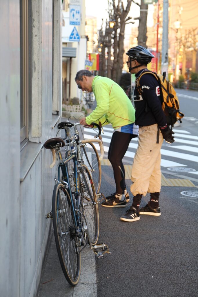 画像に alt 属性が指定されていません。ファイル名: LINE_ALBUM_230204derosa_%E6%A8%AA%E5%B0%BE%E3%82%AB%E3%83%95%E3%82%A7%E3%81%AE%E5%B8%B0%E3%82%8A%E9%81%93_%E8%97%A4%E7%94%B0%E6%A7%98%E4%BA%8C%E4%BA%BA%E9%80%A3%E3%82%8C_230204_11-683x1024.jpg